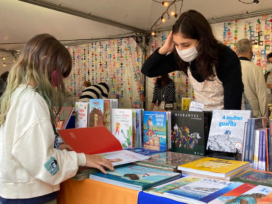 Vida longa A Feira do Livro: cores e literatura ocupam a praça